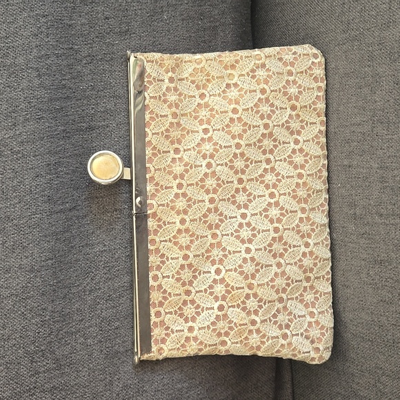 Vintage Clutch With Ivory Guipure lace over blush pink satin - Picture 3 of 7